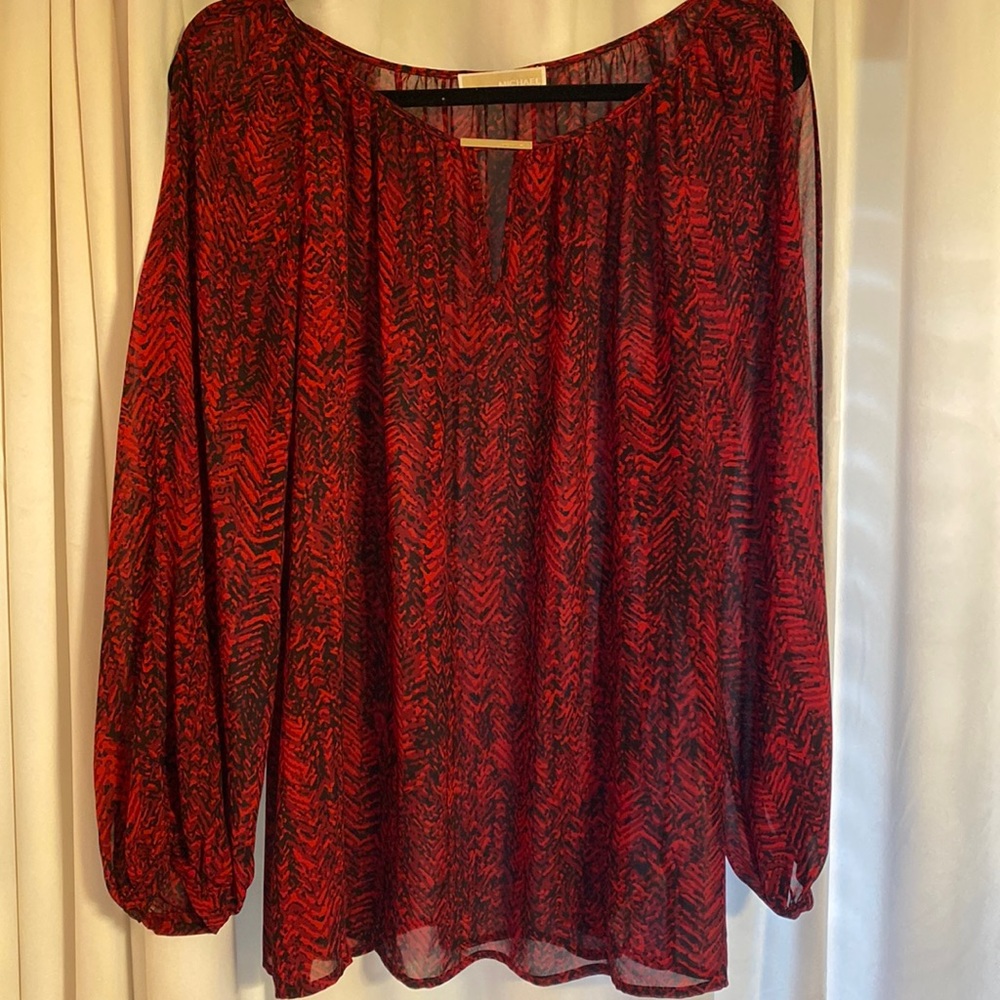 MICHAEL KORS Size XL Top Blouse Red and Black Sleeve Slits Very Light Great Cond